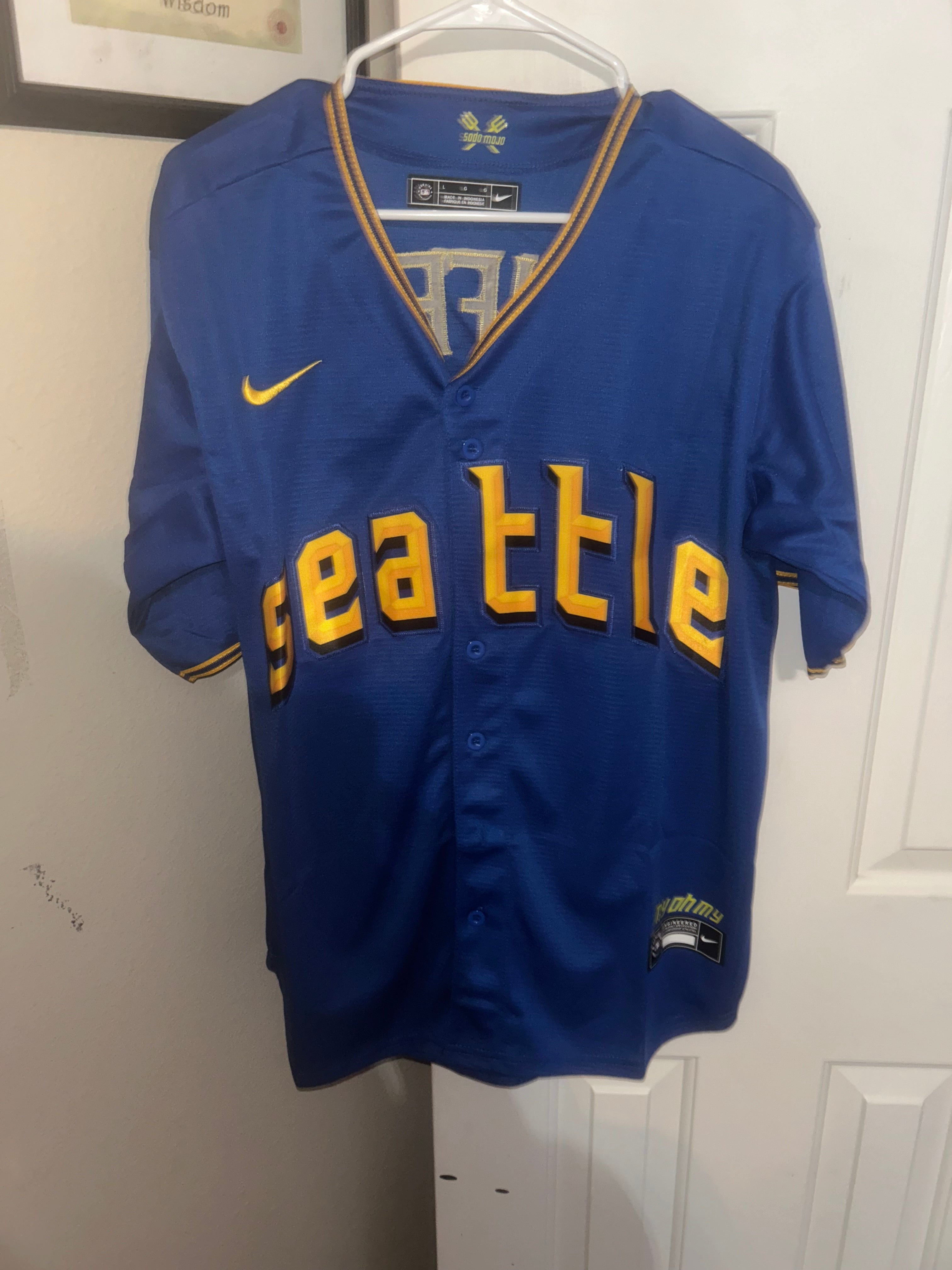 Ken Griffey size L jersey